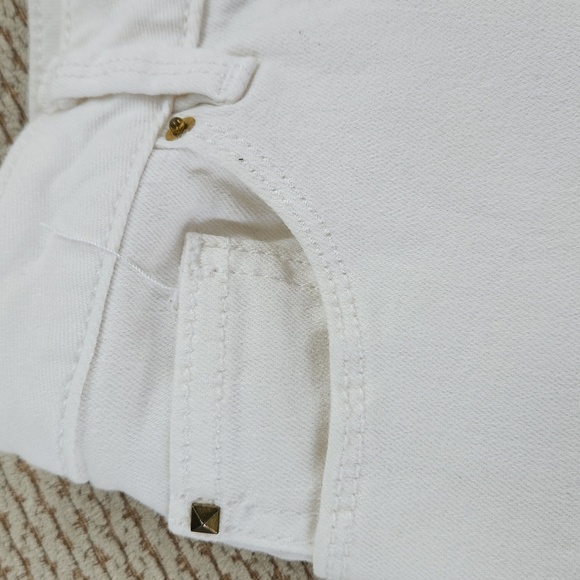 Apt 9, Women's White Studded Shorts, Size 4 - Picture 3 of 5